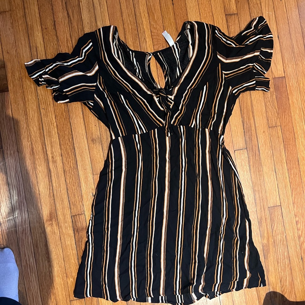 Dress mid length sleeves
